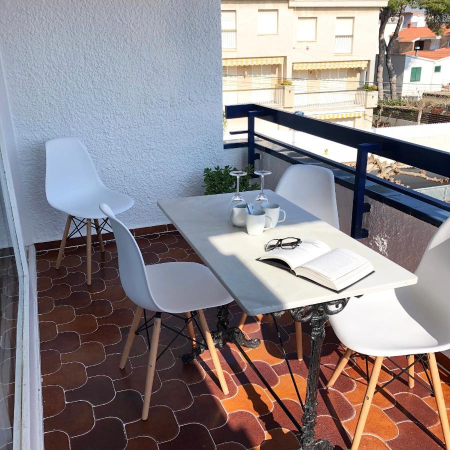 Casa Blanca Beach Apartment Torredembarra Exterior foto